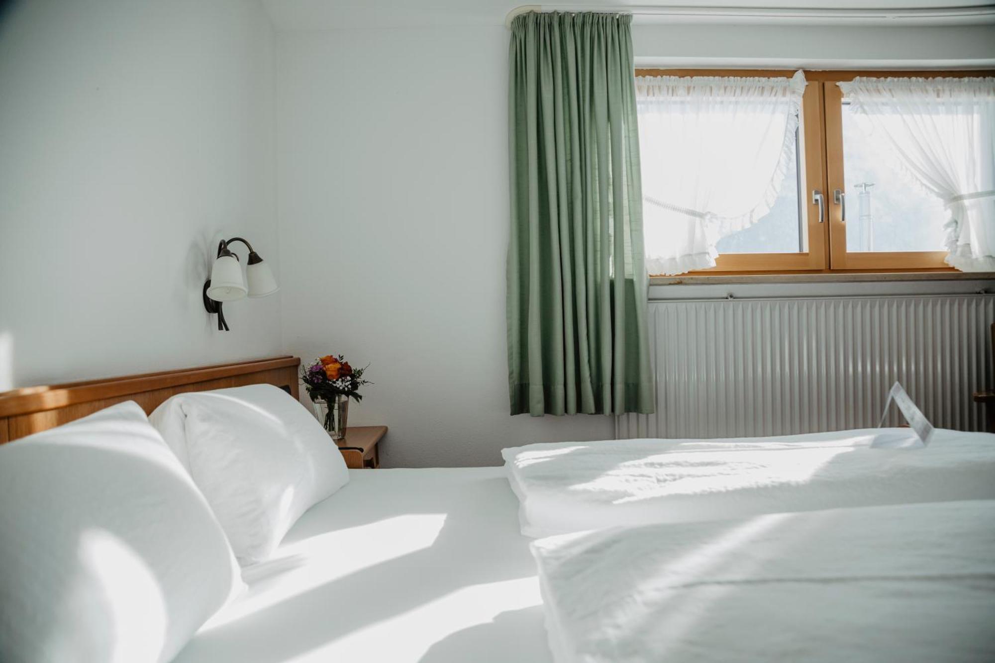 Wessner Hof Landhotel & Restaurant Marquartstein Room photo